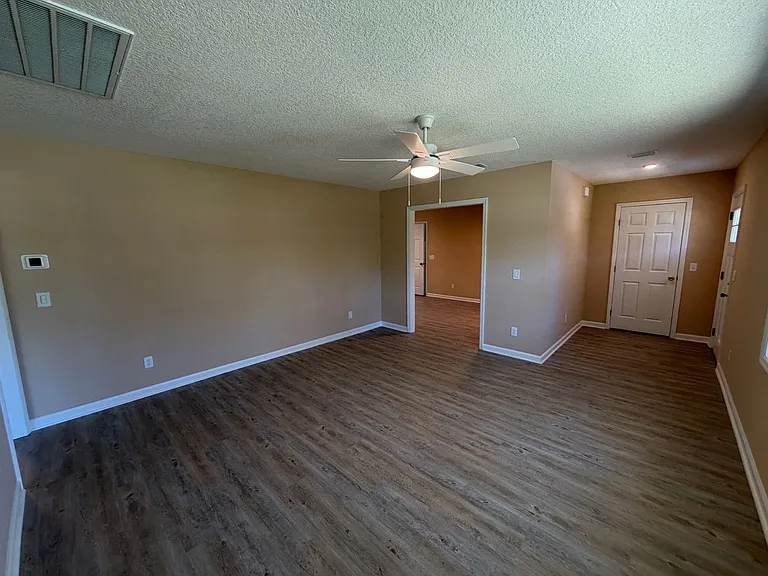 2640 Canary Dr — Photo 5