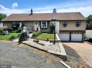 815 Wood Rd, Oakford, PA 19053