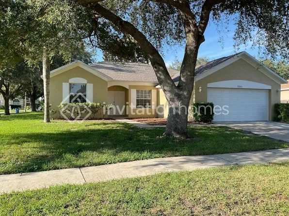 22521 Laureldale Dr, Lutz, FL 33549