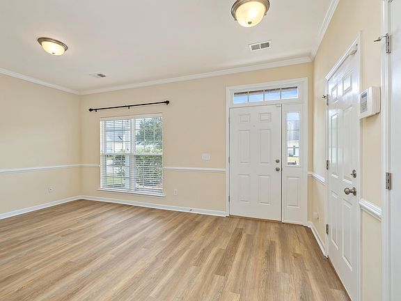 3rd image of 610 Batty Way