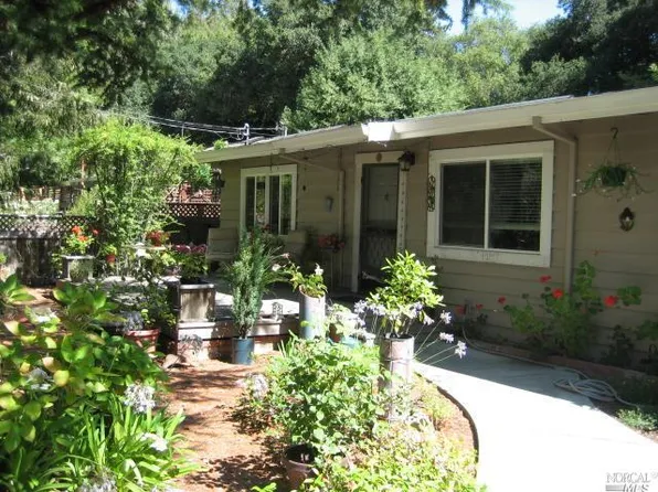 8843 Marianna Dr, Forestville, CA 95436