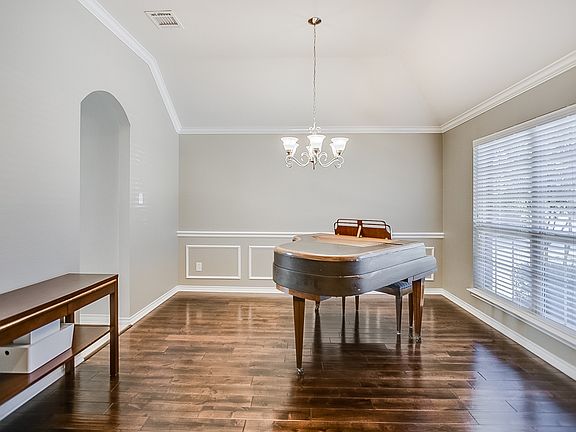 5th image of 1716 Nestledown Dr