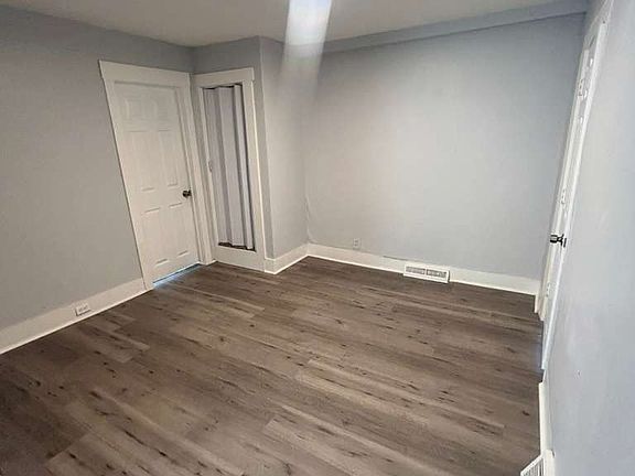3rd image of 14-16 Maple St #16-1