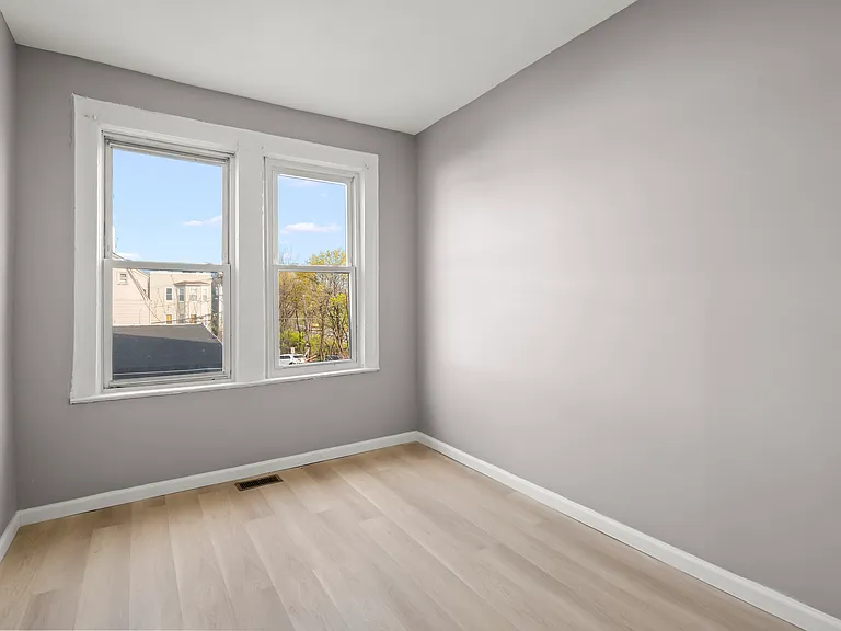 440 Jelliff Ave #1-L — Photo 8