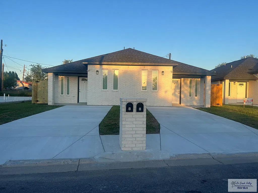 3 bed, 2.0 bath, 1080 sqft, $1,500 — Photo 1