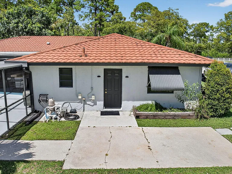 17218 Shetland Ln #THE — Photo 2