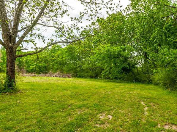 3240 Knob Creek Rd, Columbia, TN 38401