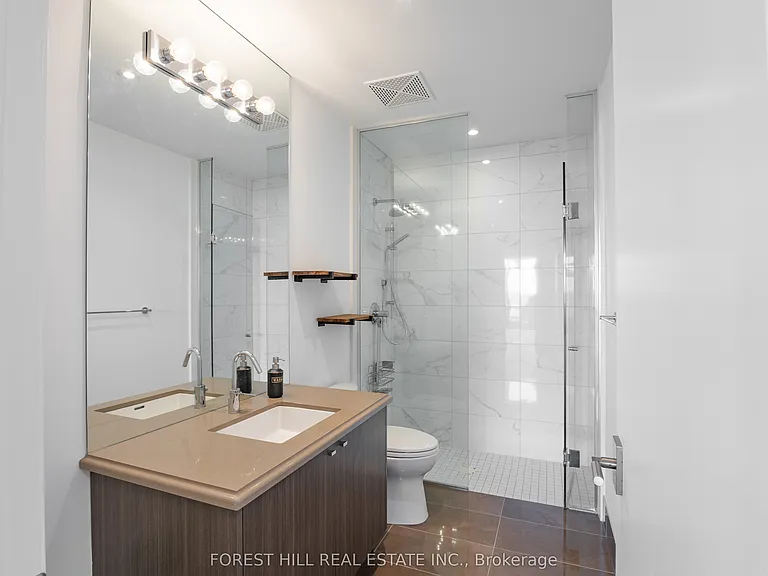 39 Queens Quay E #313 — Photo 16