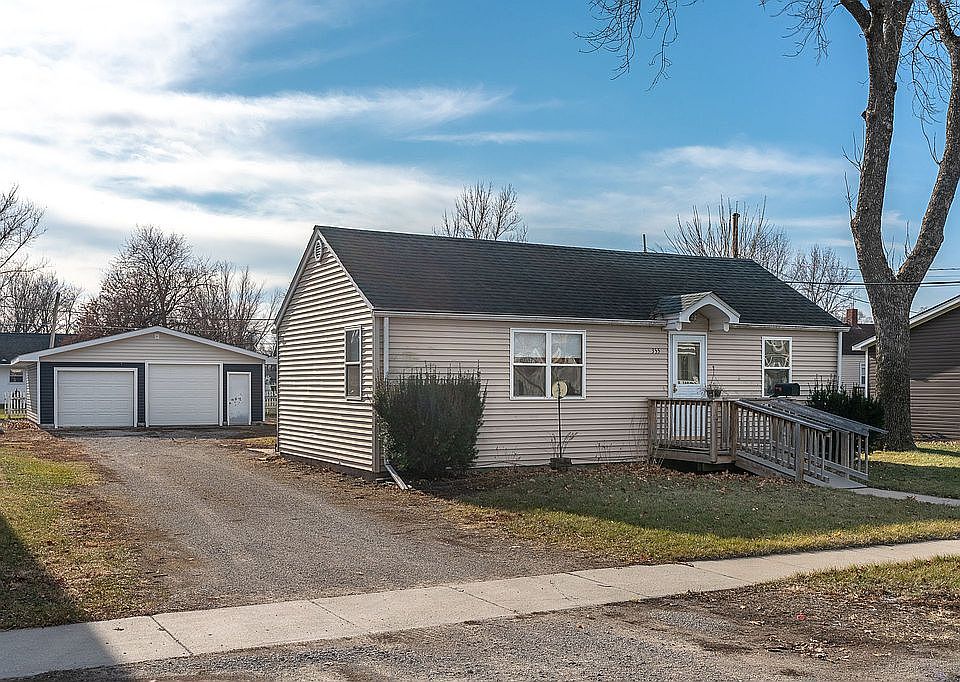 355 W Randolph St, Marengo, IA 52301 Zillow