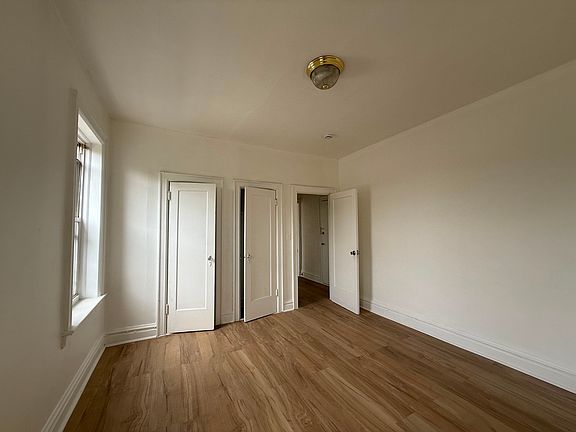 4th image of 34 Kensington Ave #D2