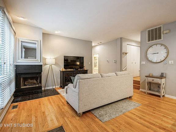 4th image of 2805 N Wolcott Ave Unit G