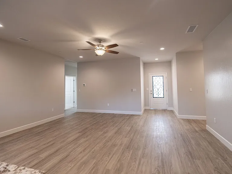 814 N Palm St — Photo 3