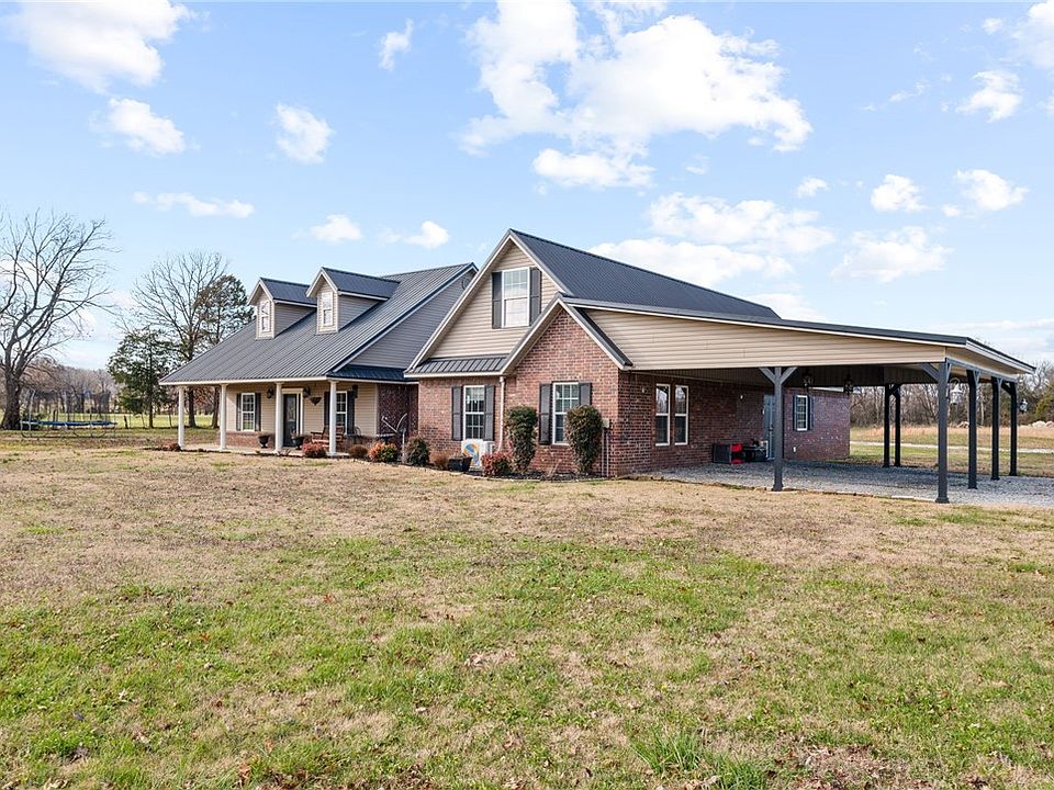 1st image of 324 Parker Ln
