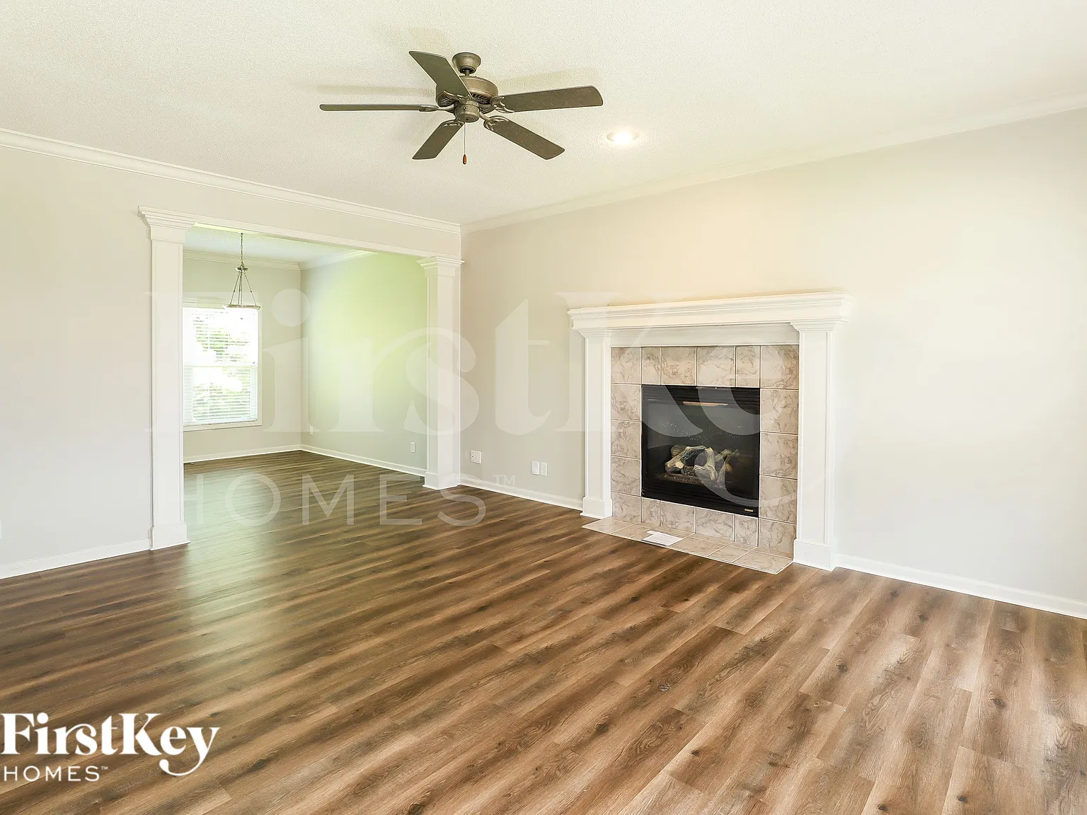 4 bed, 2.0 bath, 1927 sqft, $2,360 — Photo 3
