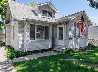 17827 Tennyson St, Roseville, MI 48066