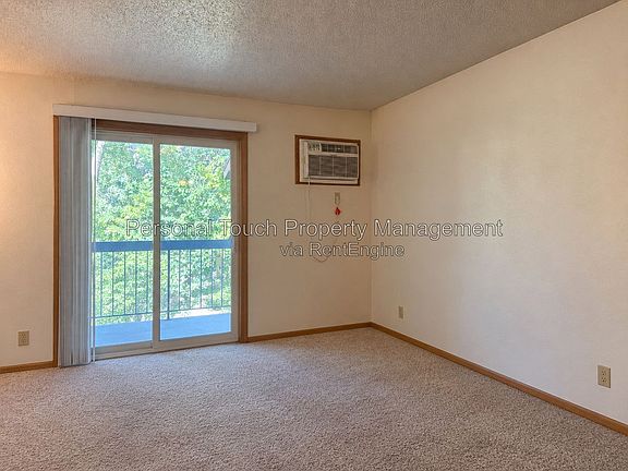3rd image of 1012 4th Ave S APT B