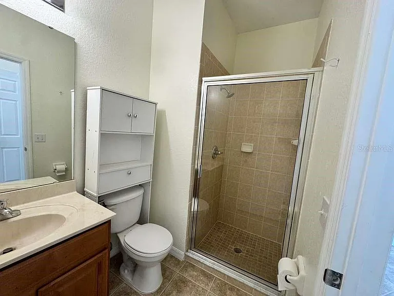 221 Towerview Dr E — Photo 11