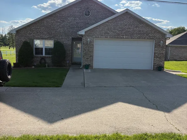 5584 N Sandy Creek Dr, Seymour, IN 47274