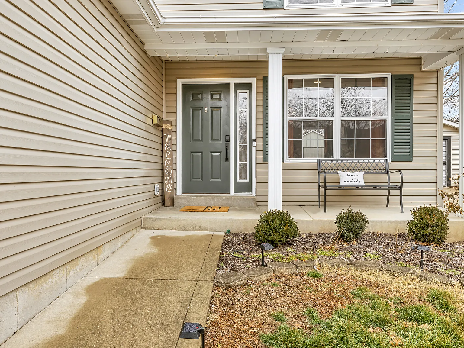 4 bed, 3.5 bath, 2200 sqft, $4,495 — Photo 2