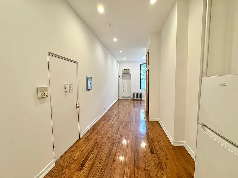 35 Carmine St #18 — Photo 10