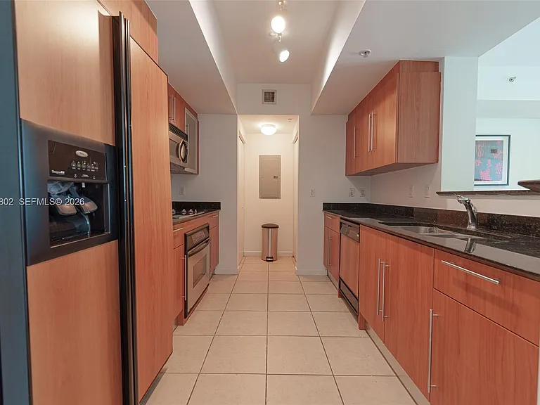 325 Biscayne Blvd #821 — Photo 23