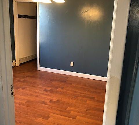 3rd image of 410 Carrington Ave Floor 2