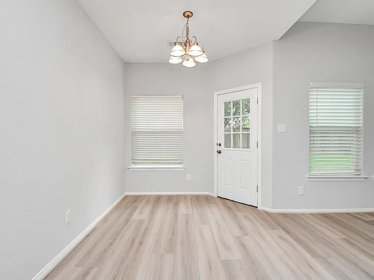 24118 Wild Horse Ln — Photo 17