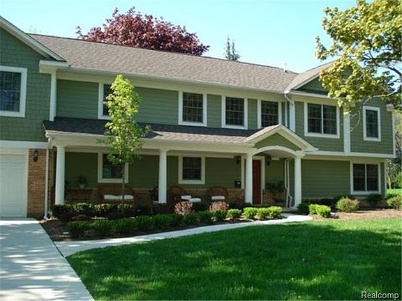 3rd image of 175 Hillboro Dr