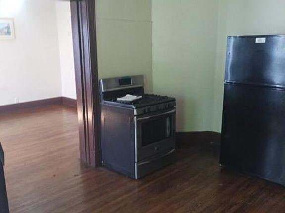 5th image of 311 Frost Ave