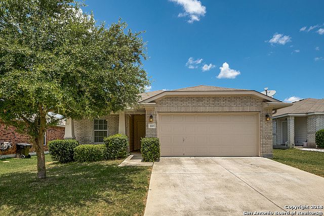 1st image of 220 Longhorn Way