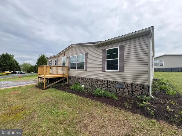 120 Rankin Cir, Martinsburg, WV 25404