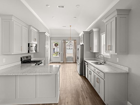 5th image of 736 Turkey Oak Cv