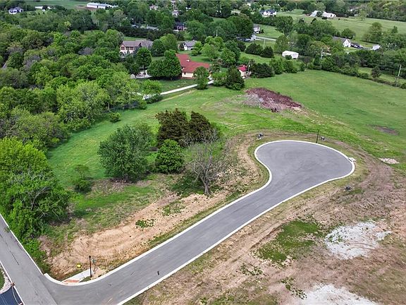 5th image of 5 65th & Mize Rd