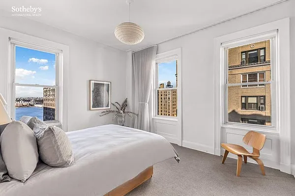 Sold by Sotheby's International Realty | media 19