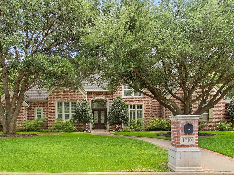 1st image of 1710 Holcomb Cir
