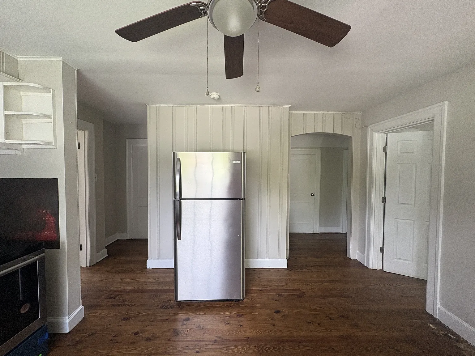 142 Grove Ave Apt C - 1 — Photo 3