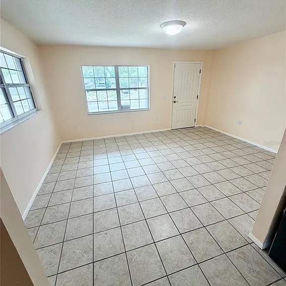 506 Holt Cir — Photo 19