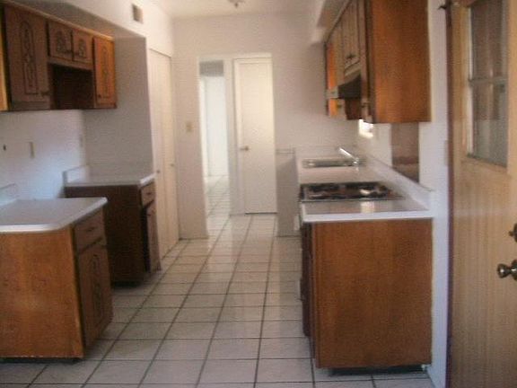 4th image of 2700 Cabot Pl