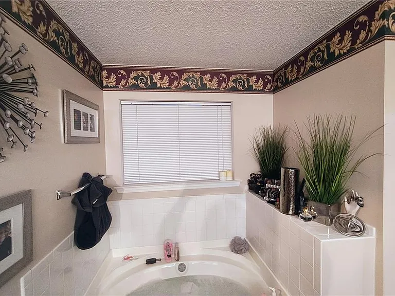 11993 Red Ivy Ln — Photo 4