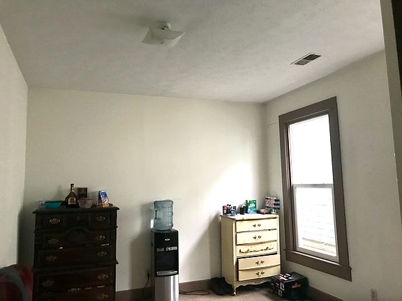 5th image of 1606 Woodlawn Ave