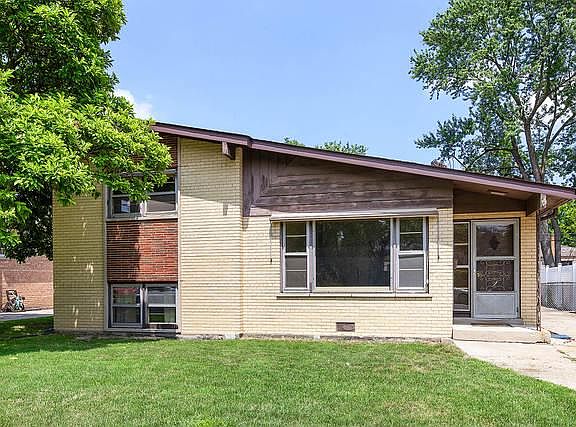 2nd image of 10025 S Minnick Ave