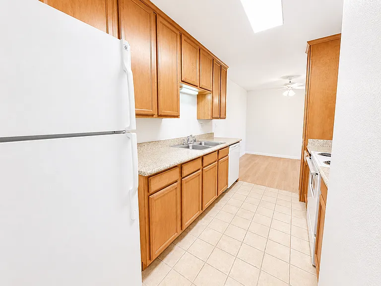 1660 S El Camino Real S #101 — Photo 6