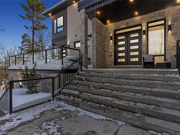 3rd image of 111 Grand Ridge Dr