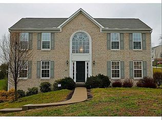 201 Blossom Ct, New Kensington, PA