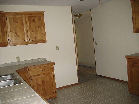 4th image of 407 S Hammack Ave