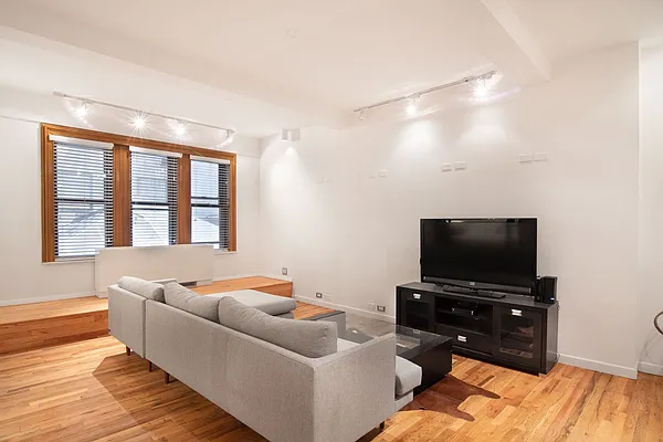 Rented by WAM Partners - William Moses Co. | media 25