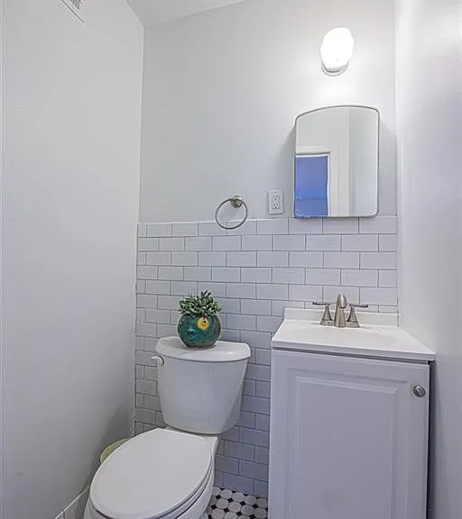 1639 Ivy Rd — Photo 18