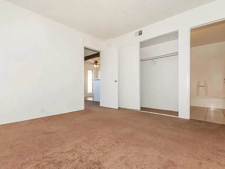 Pacific Terrace — Photo 42