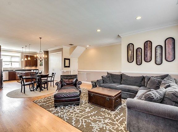 3rd image of 2111 N Damen Ave #6