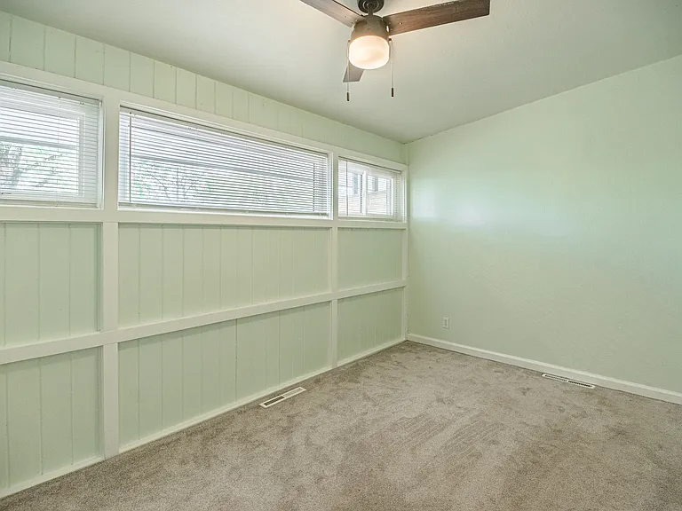 501 Hilltop Dr — Photo 6